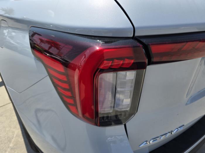 2025 Ford Explorer-11
