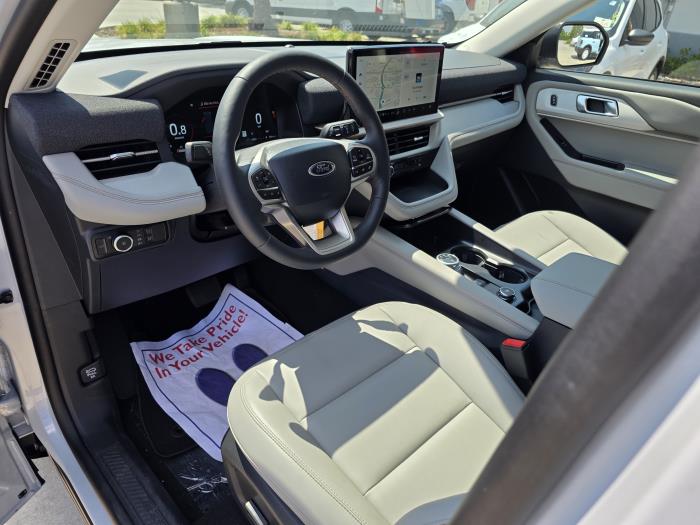 2025 Ford Explorer-13
