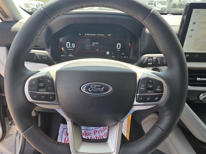 2025 Ford Explorer-15