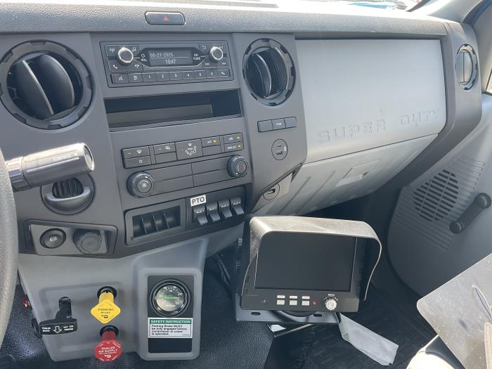 2024 Ford F-750-8