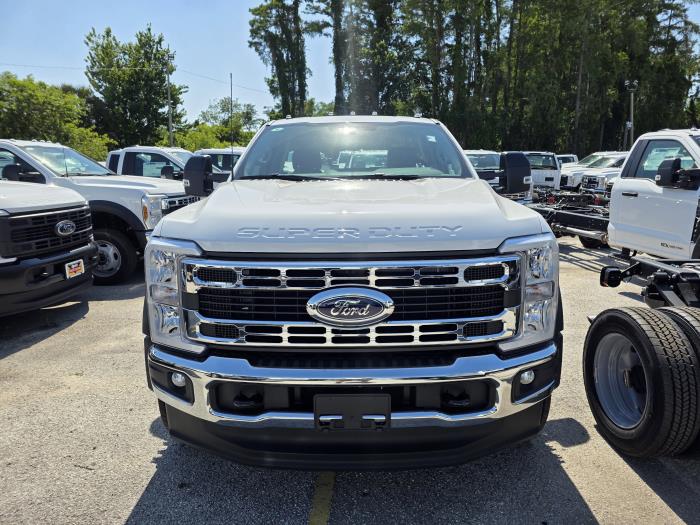 2025 Ford F-550-2