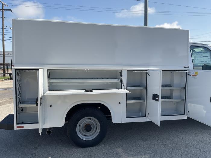 2026 Ford E-350-10