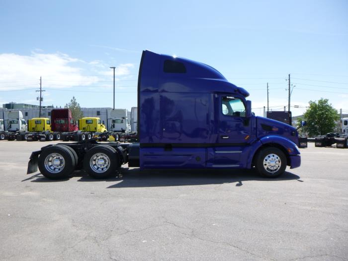 2022 Peterbilt 579-8