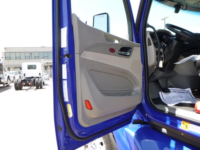 2022 Peterbilt 579-13