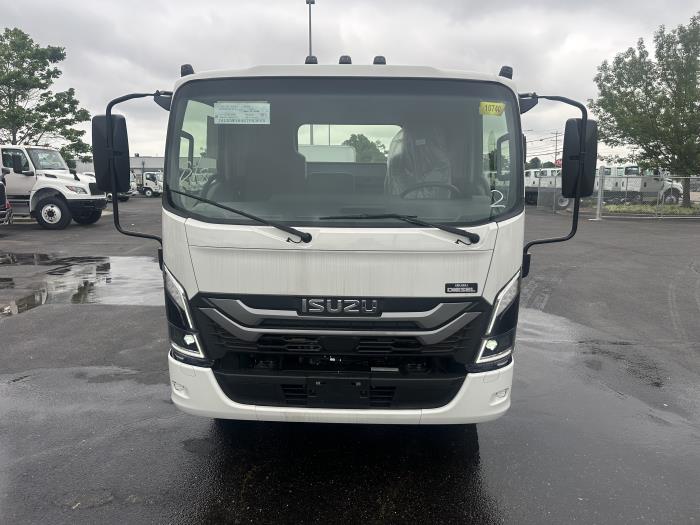 2025 Isuzu NRR-5