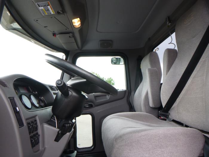 2018 Peterbilt 337-16