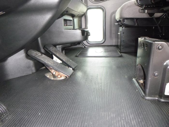 2018 Peterbilt 337-17