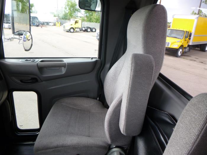 2018 Peterbilt 337-23