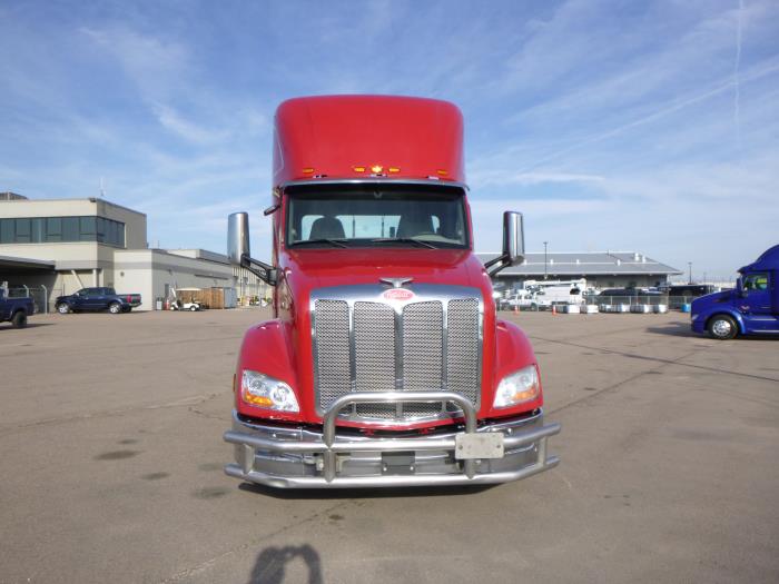 2022 Peterbilt 579-3