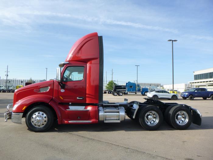 2022 Peterbilt 579-4