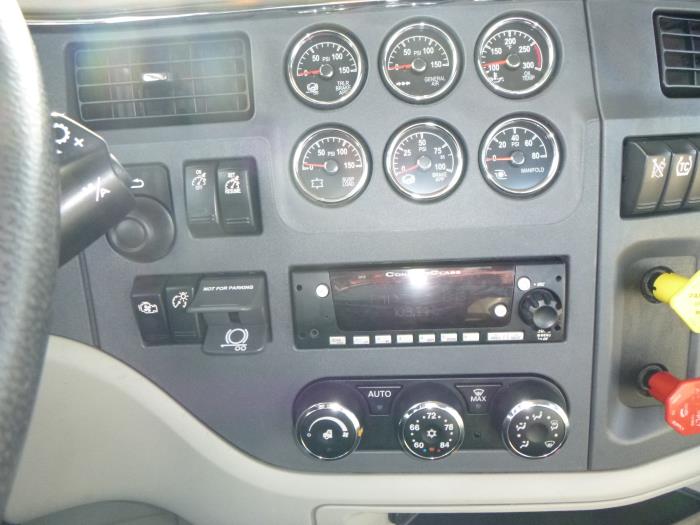 2022 Peterbilt 579-16