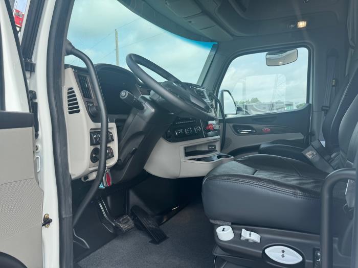 2026 Peterbilt 579-12