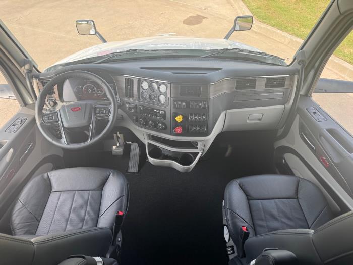 2026 Peterbilt 579-19