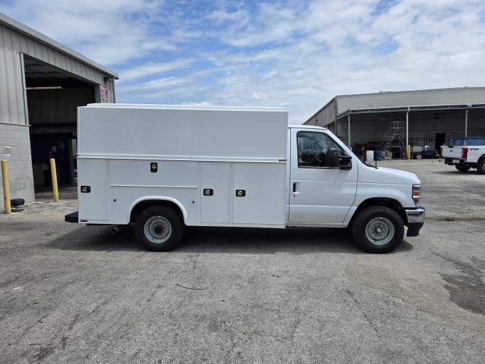 2026 Ford E-350-4