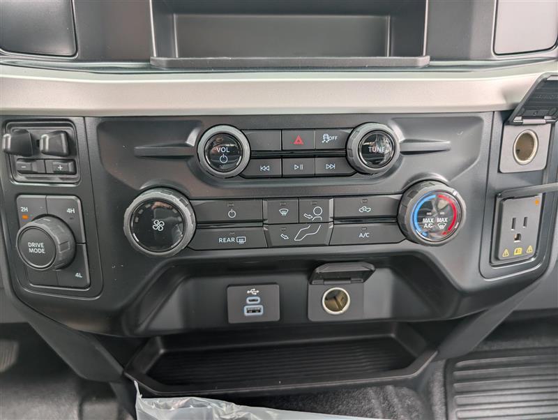 New 2025 Ford F-350 Crew Cab 4x4 Reading SLU108-DW 9' Service Truck for sale #1903013 - photo 15