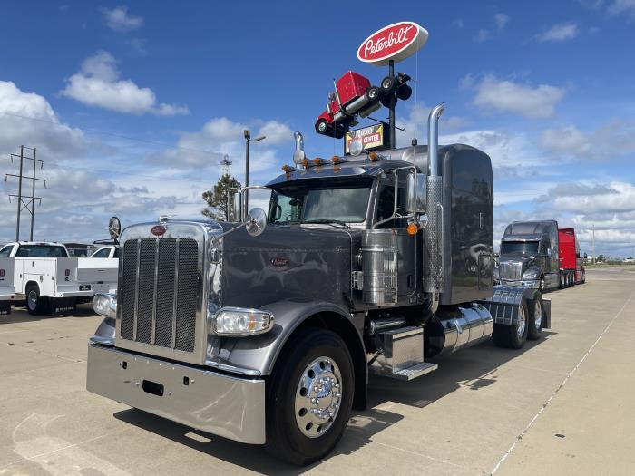 2019 Peterbilt 389-1