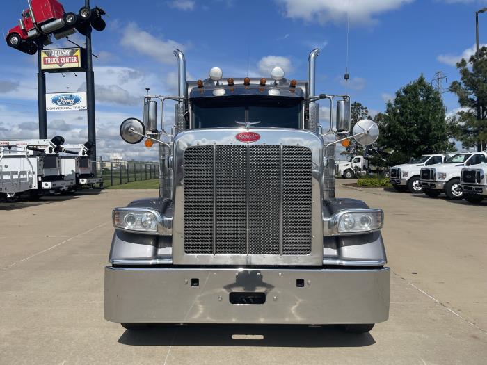 2019 Peterbilt 389-2