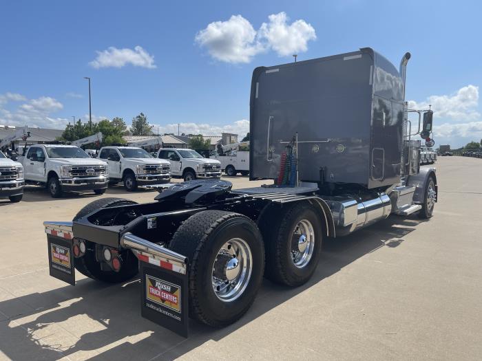 2019 Peterbilt 389-7