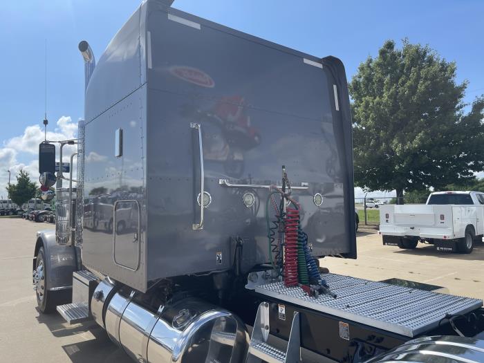 2019 Peterbilt 389-11