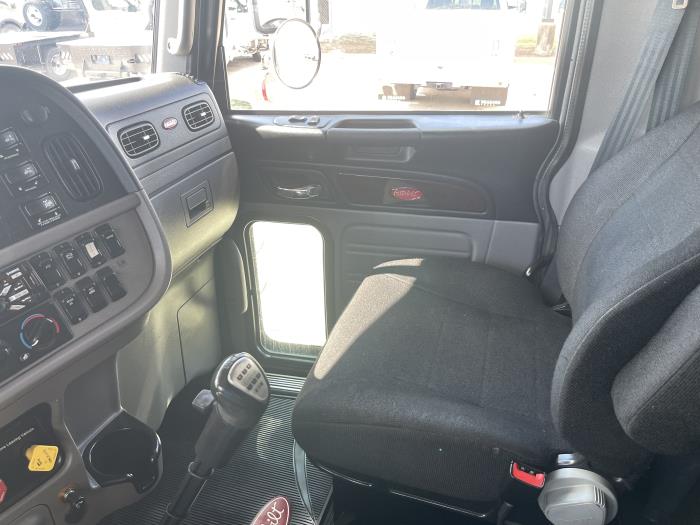 2019 Peterbilt 389-14
