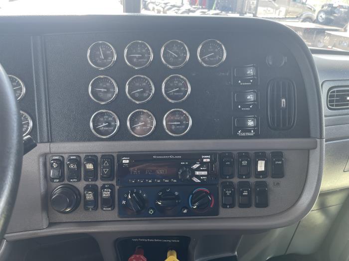 2019 Peterbilt 389-15