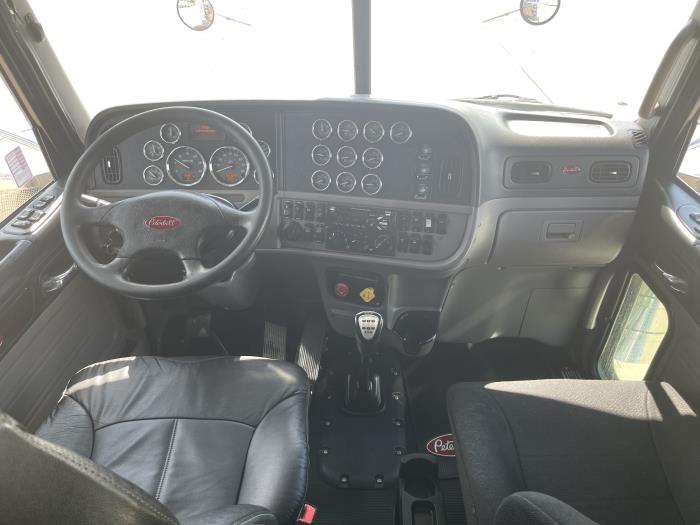 2019 Peterbilt 389-23