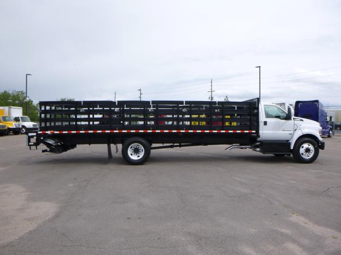 2018 Ford F-650-8