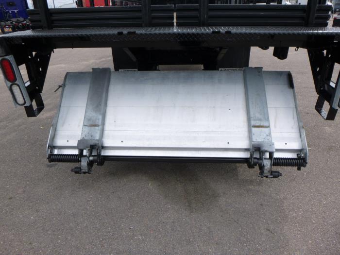 2018 Ford F-650-9
