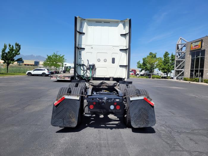 2022 International LT625-4