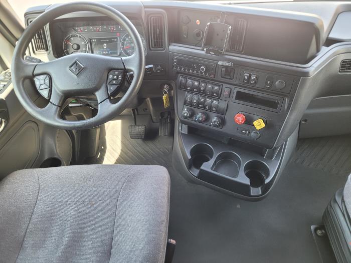 2022 International LT625-12