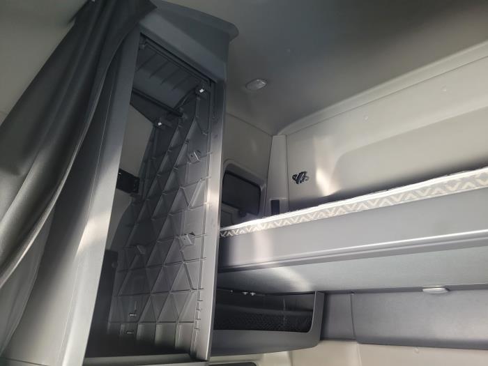 2022 International LT625-24