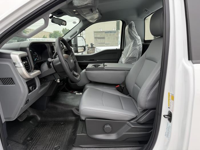 2025 Ford F-250-10