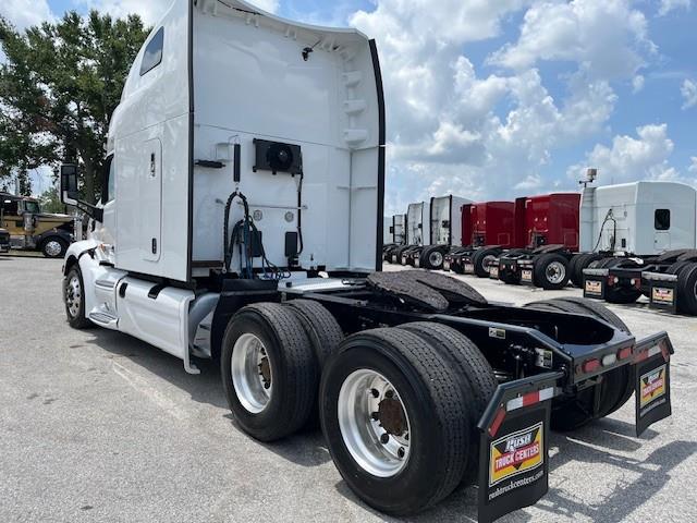 2022 Peterbilt 579 photo 4