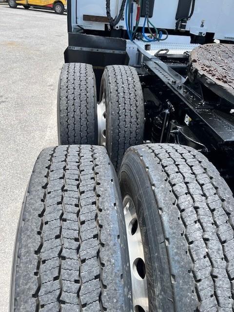 2022 Peterbilt 579-4