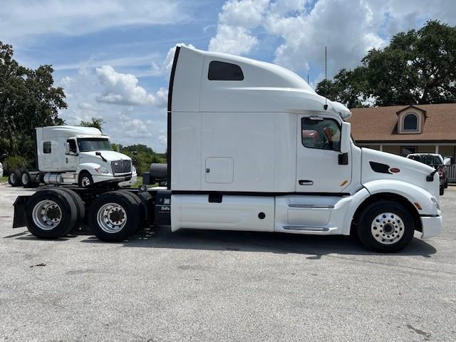 2022 Peterbilt 579-10