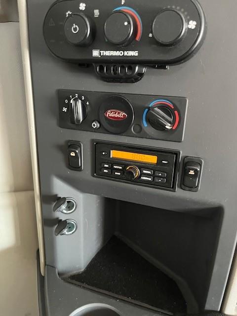 2022 Peterbilt 579-27