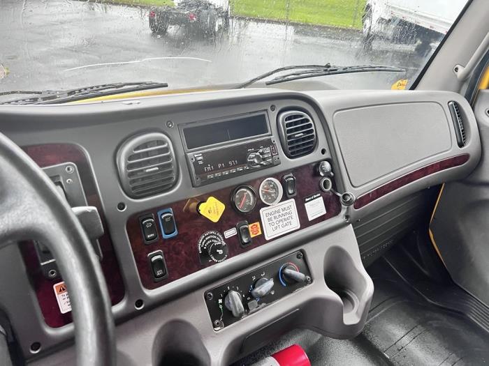 2019 Freightliner Business Class M2 106-10