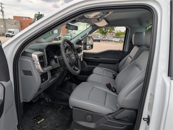 2024 Ford F-600-14