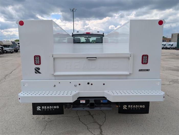 2024 Ford F-600-8