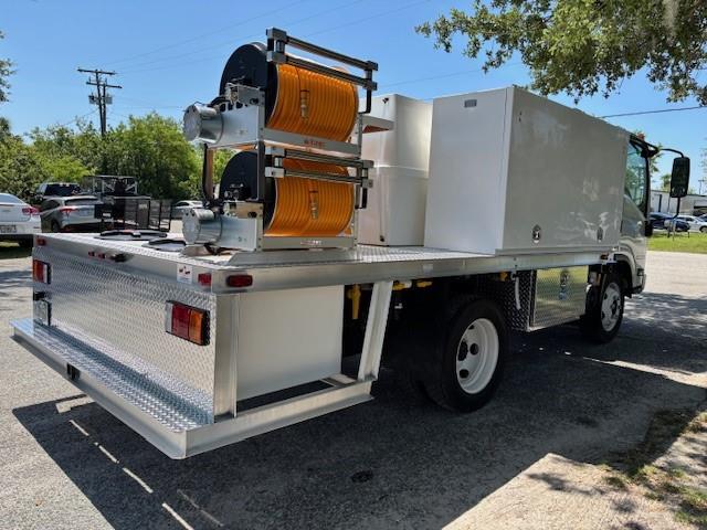 2024 Isuzu NPR-5