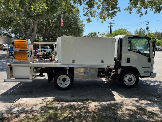 2024 Isuzu NPR-6