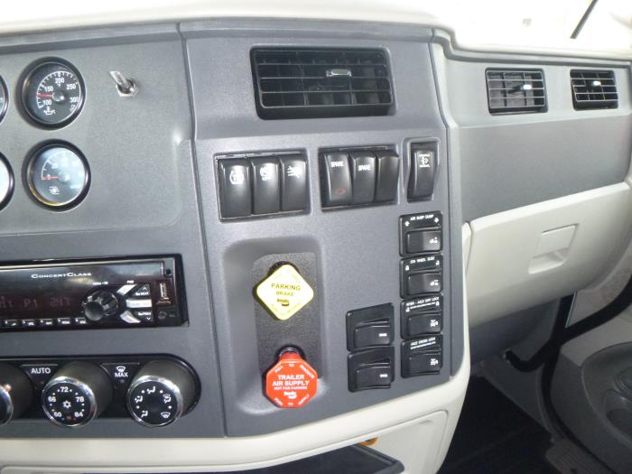 2018 Peterbilt 579-18