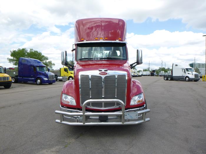2022 Peterbilt 579-3