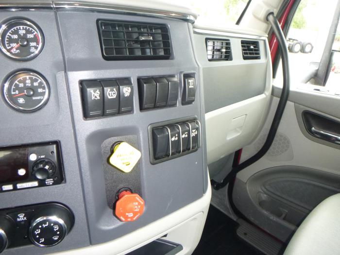 2022 Peterbilt 579-13