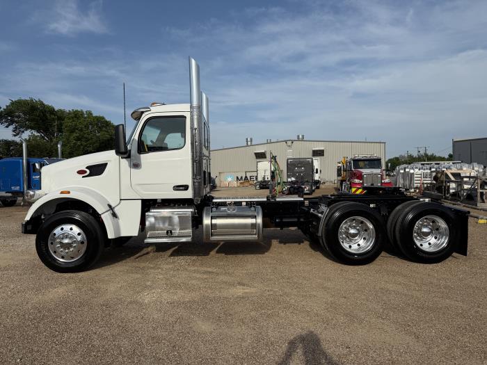 2026 Peterbilt 567-4