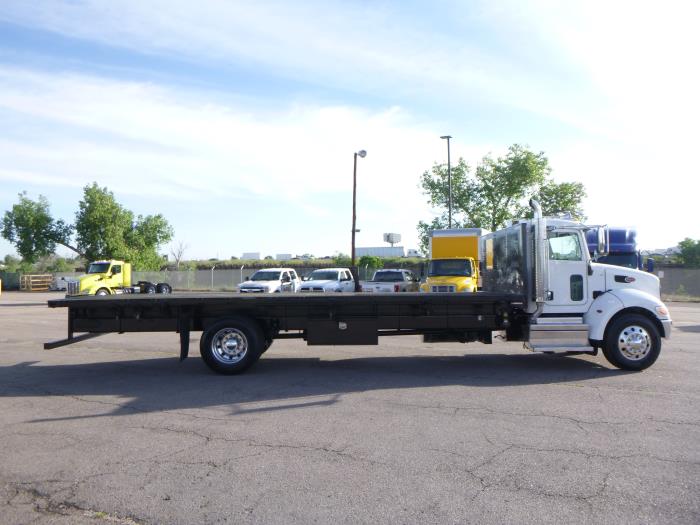 2020 Peterbilt 337-8