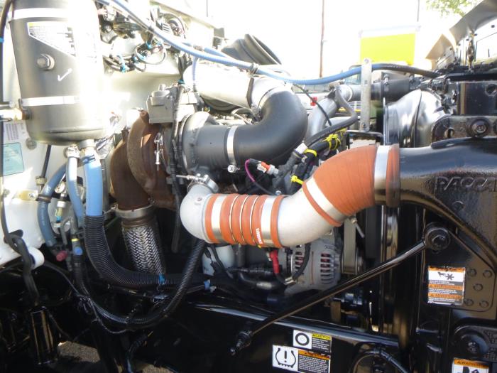 2020 Peterbilt 337-14