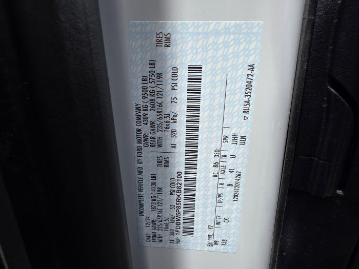 2024 Ford Transit-350-18