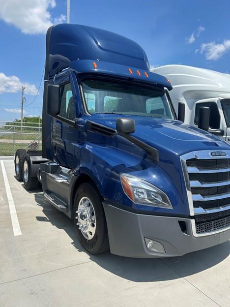 2020 Freightliner Cascadia-3