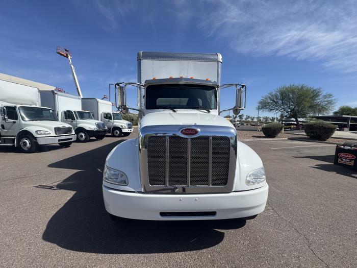 2019 Peterbilt 337-8